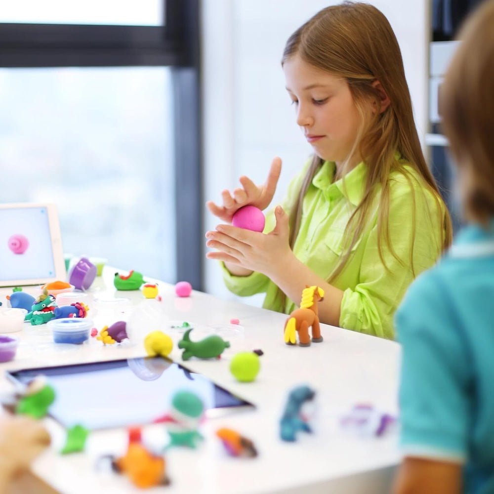 Fat Brain Toys Toys / Activity / Art and Crafts Fat Brain Hey Clay Aliens