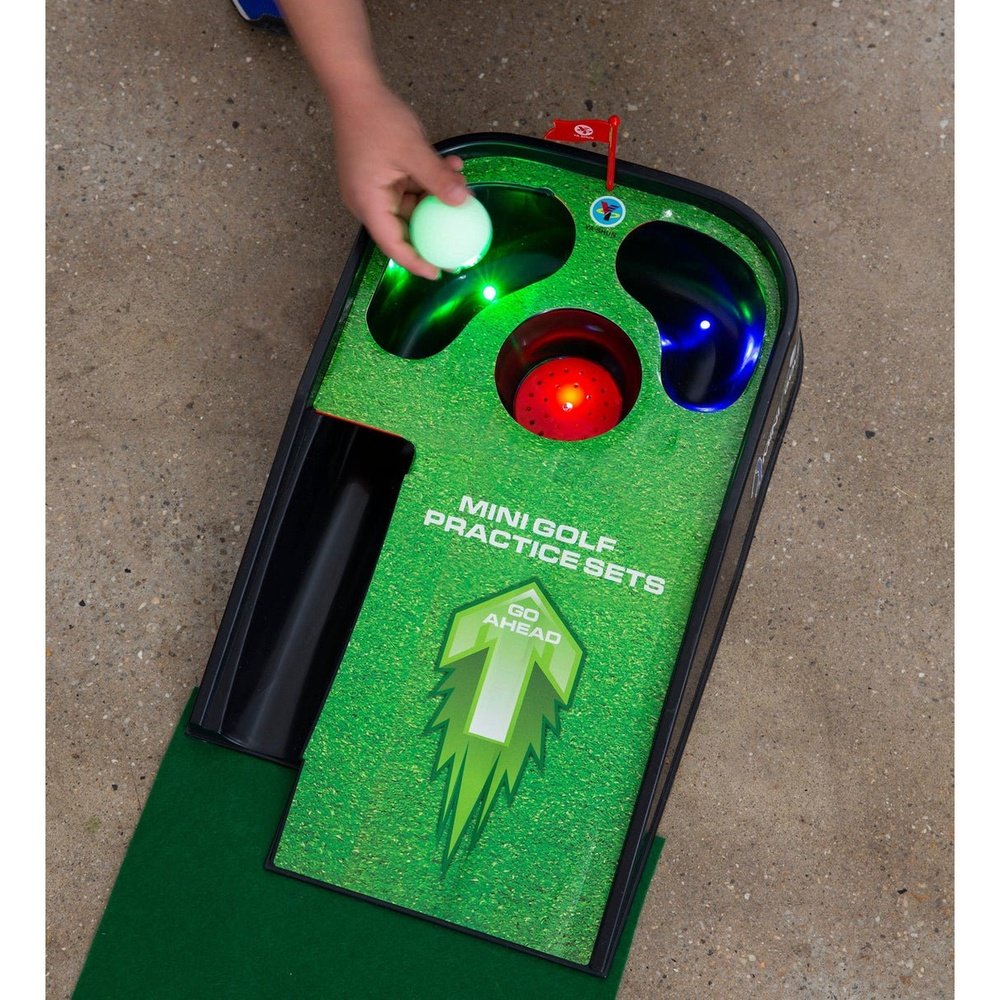 HearthSong Light-Up Golf Putting Game