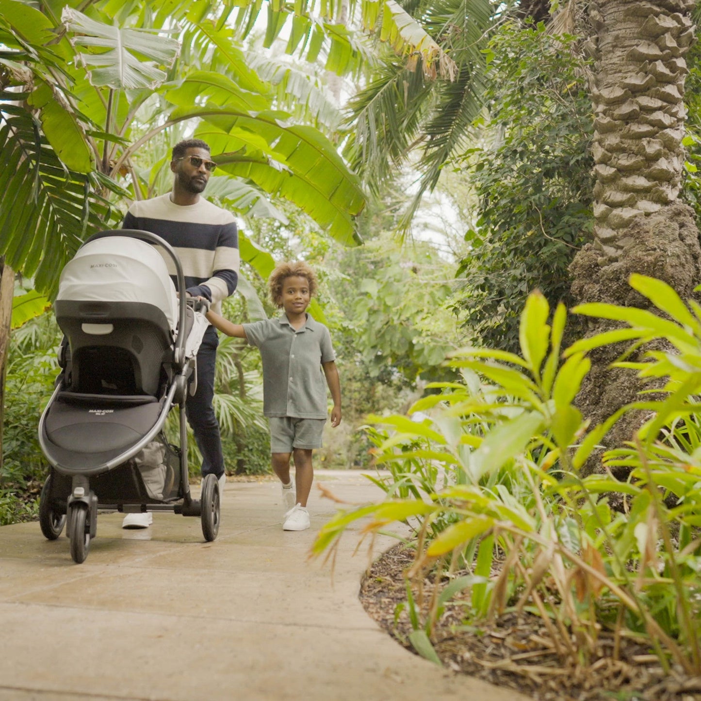 Dorel Juvenile Travel System Maxi-Cosi Gia XP Luxe 3-Wheel Travel System