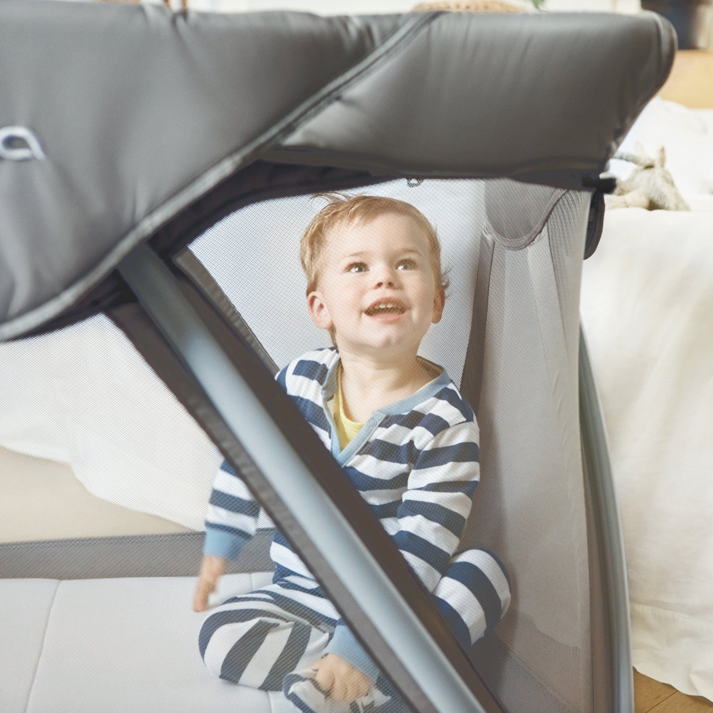 NUNA Playpens Nuna SENA Aire Playard with Zip-Off Bassinet