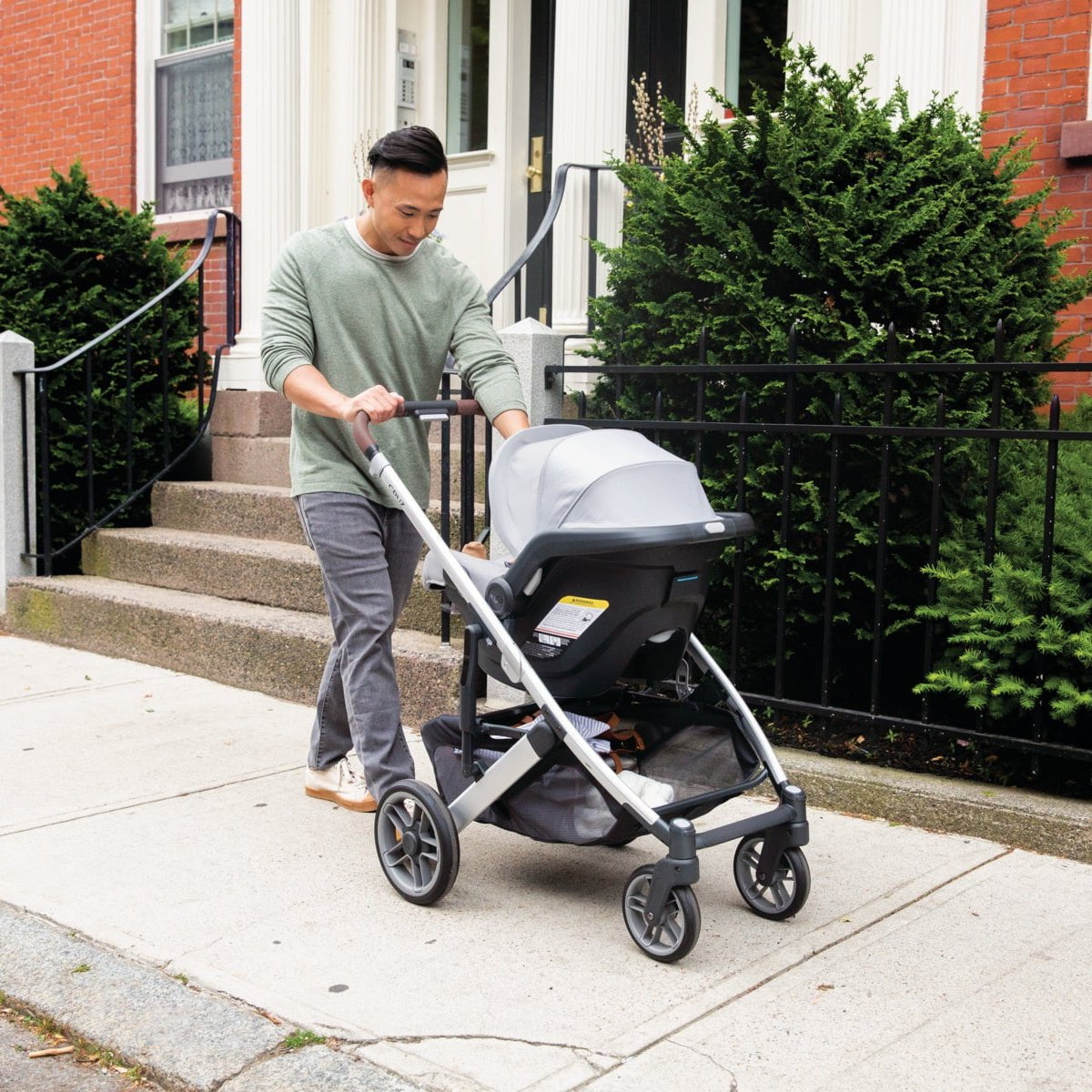 UPPAbaby Car Seats - Infant UPPAbaby Mesa V2 Infant Car Seat + Base