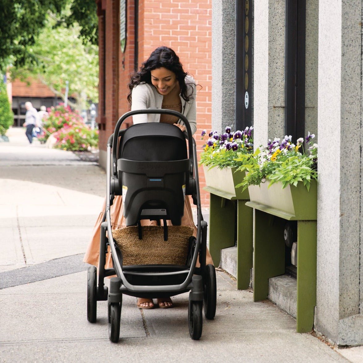 UPPAbaby Car Seats - Infant UPPAbaby Mesa V2 Infant Car Seat + Base