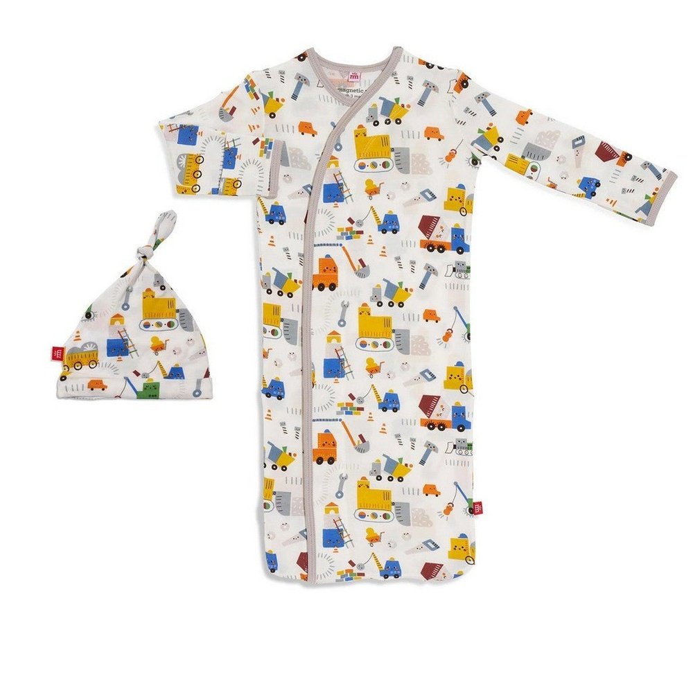 Magnetic Me Toe Zone Modal Magnetic Gown & Hat