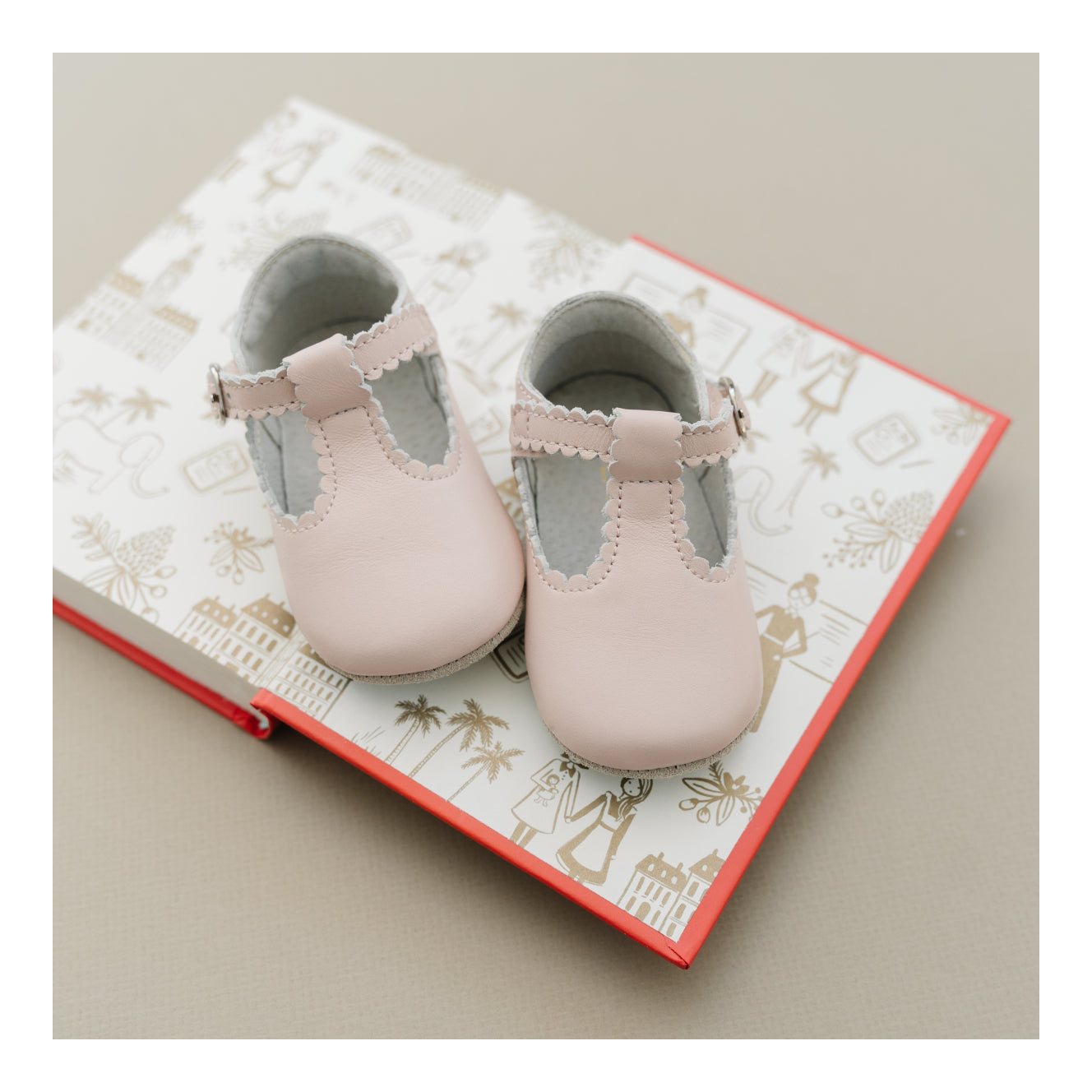 L'Amour Elodie Girls Scalloped T-Strap Crib Shoe