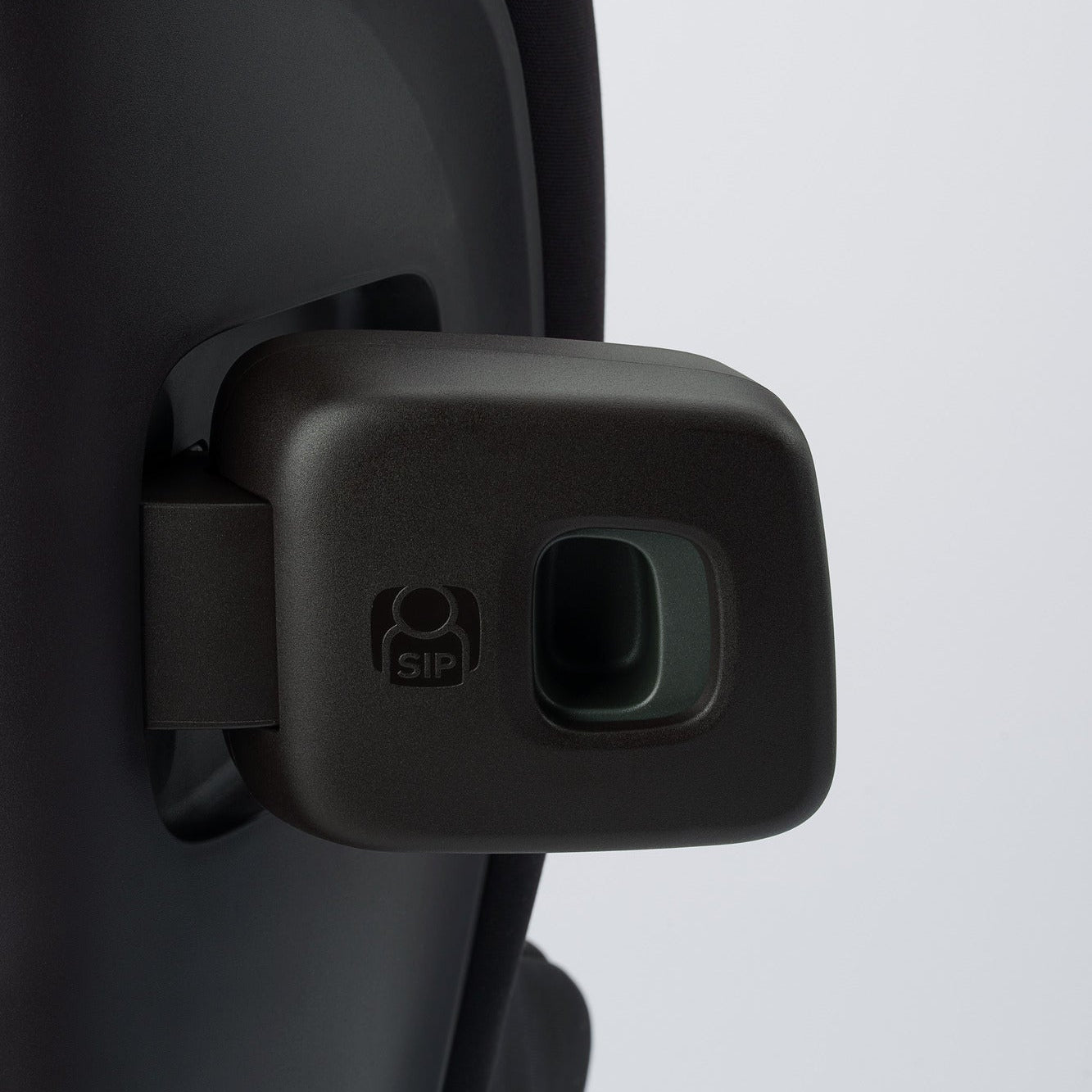 Nuna RAVA Next Child Safety Convertible Car Seat