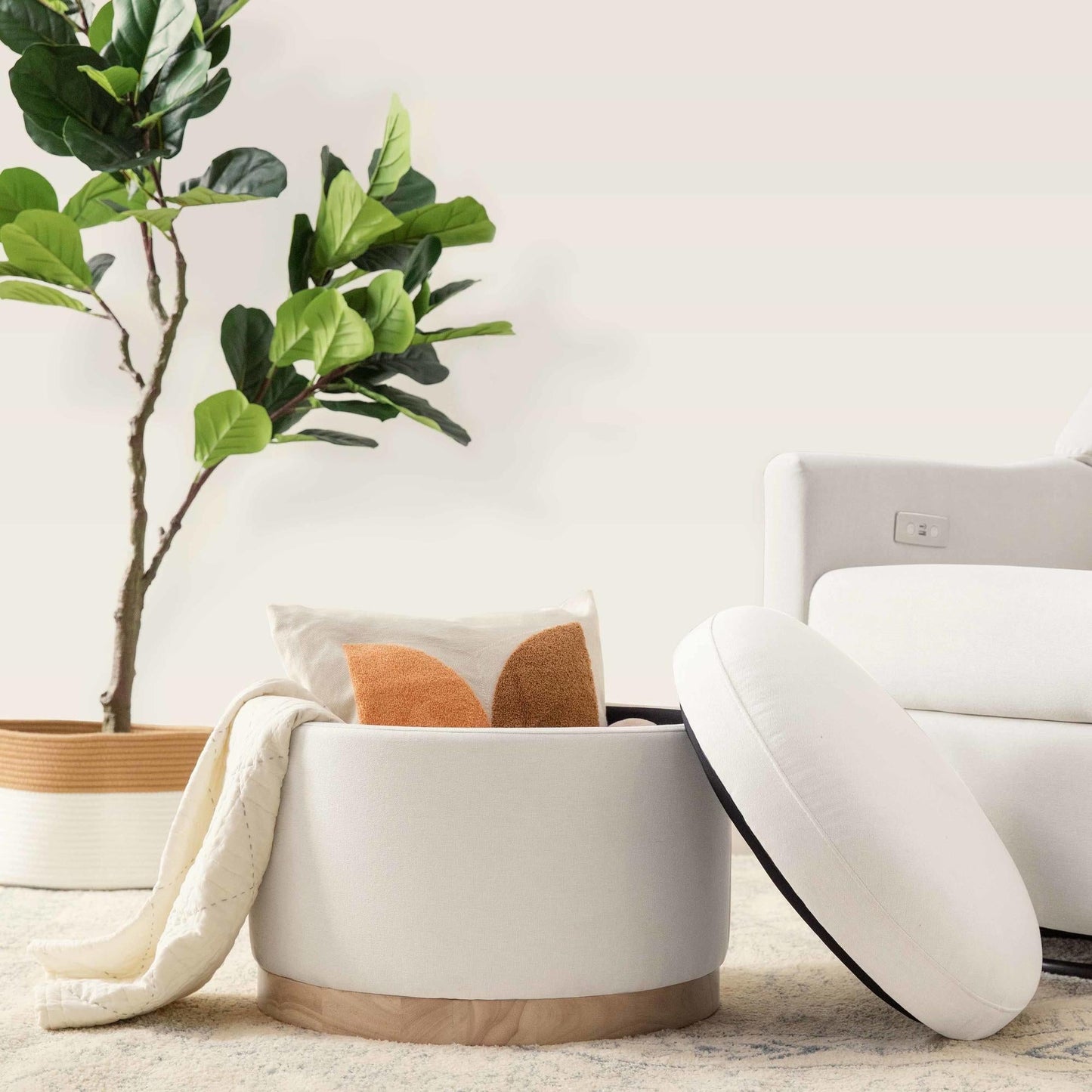 Babyletto Ottomans Babyletto Naka Storage Ottoman in Eco-Performance Fabric | Water Repellent & Stain Resistant