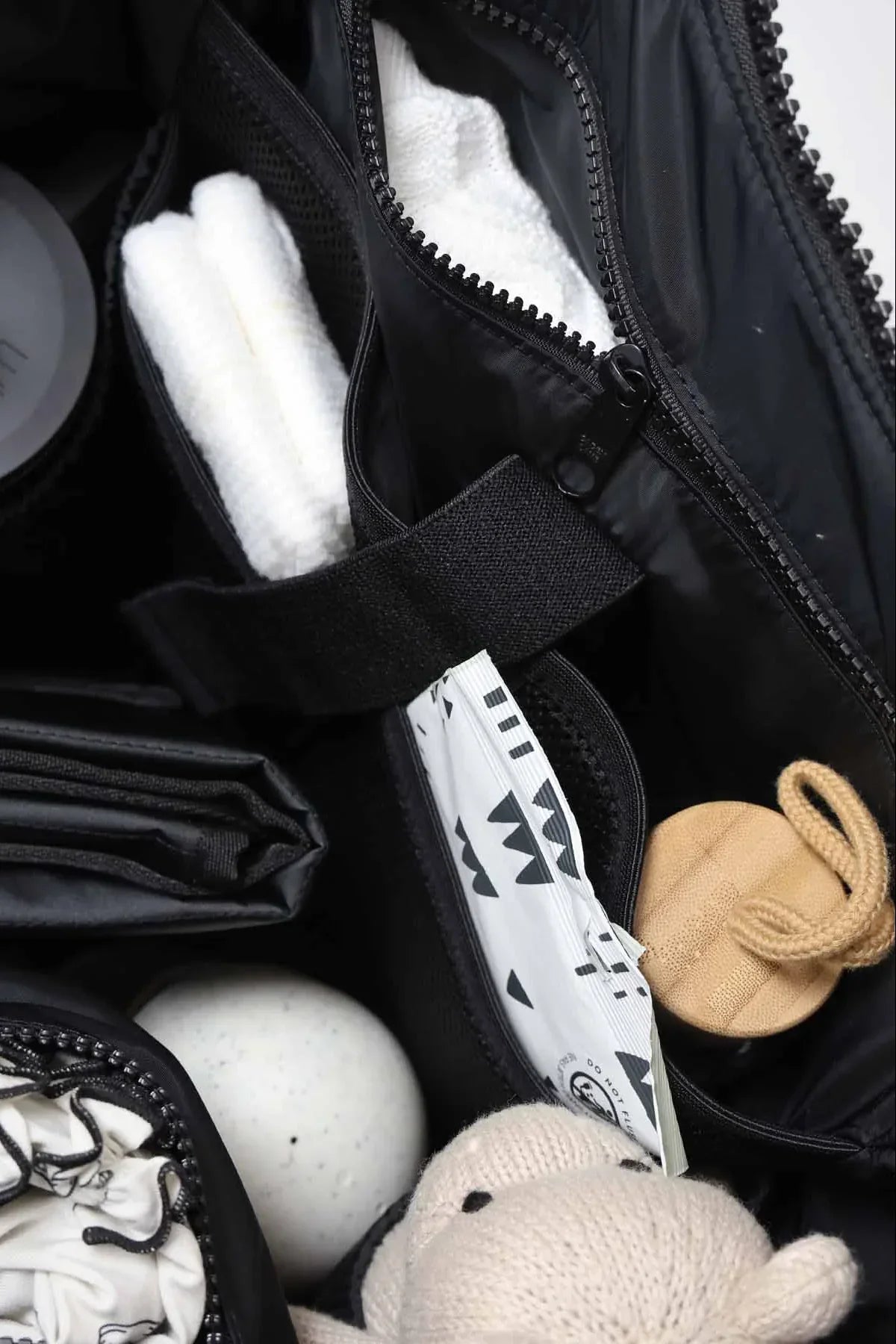 Caden LaneCaden Lane Adult Lane Convertible Diaper Bag Tote - BlackBabysupermarket
