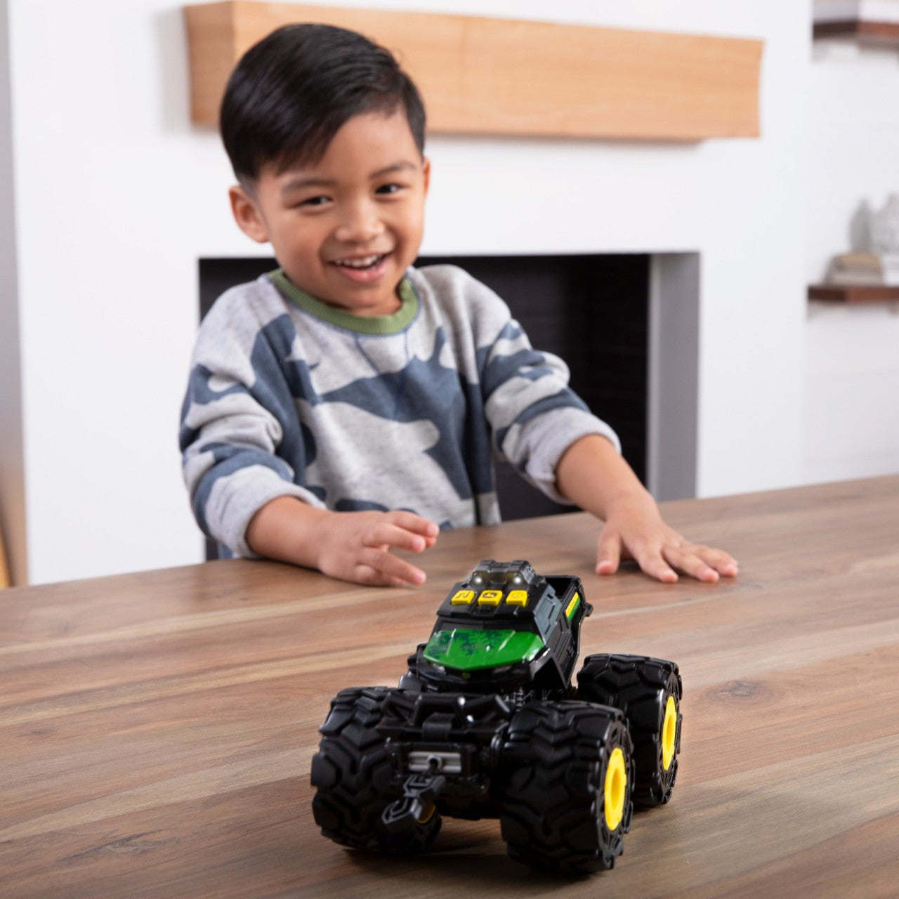 Tomy Play Vehicles John Deere Monster Treads Lights & Sounds Gator (T