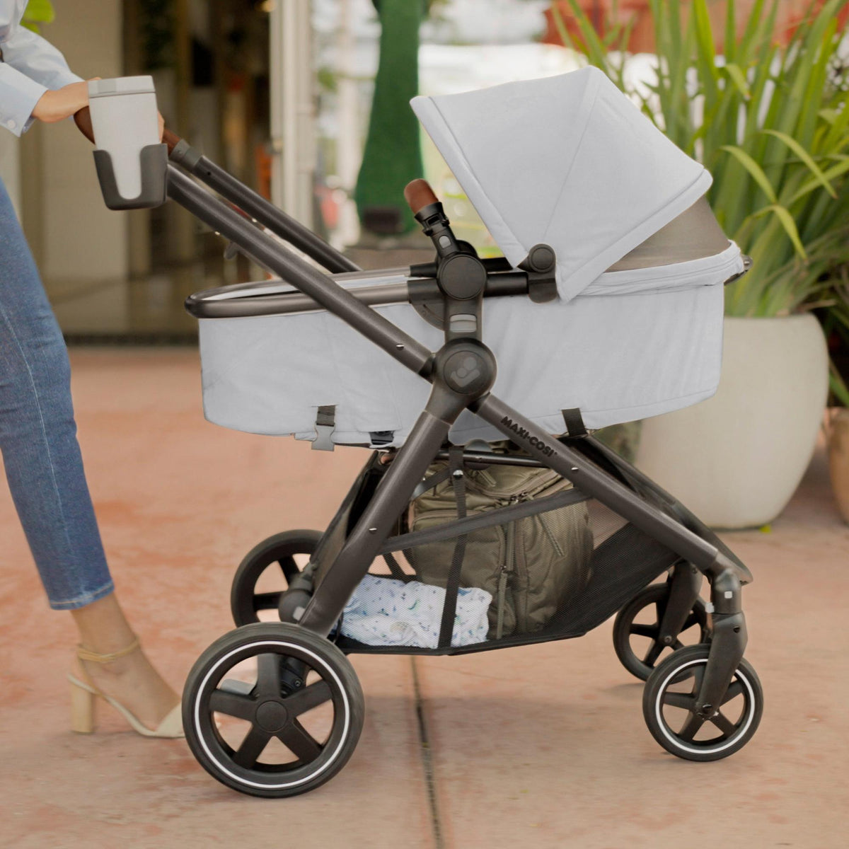 Maxi-CosiMaxi-Cosi Zelia Luxe+ 5-in-1 Modular Travel SystemBabysupermarket