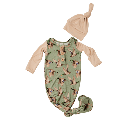 Rockin Royalty Baby Mallard Skies / Newborn Rockin Royalty Mallard Skies Knot Gown & Hat Set