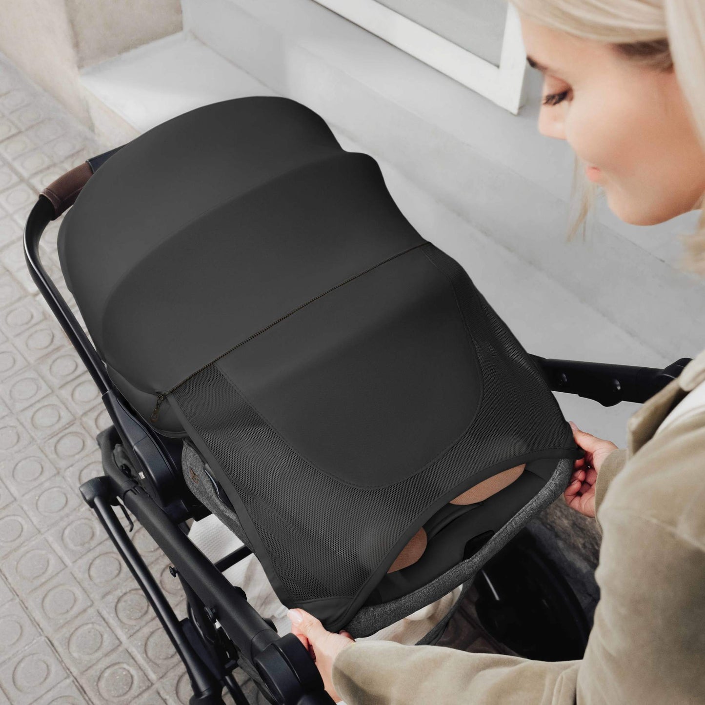 RomerRomer Juni Infant Car Seat + Tura Stroller Travel SystemBabysupermarket