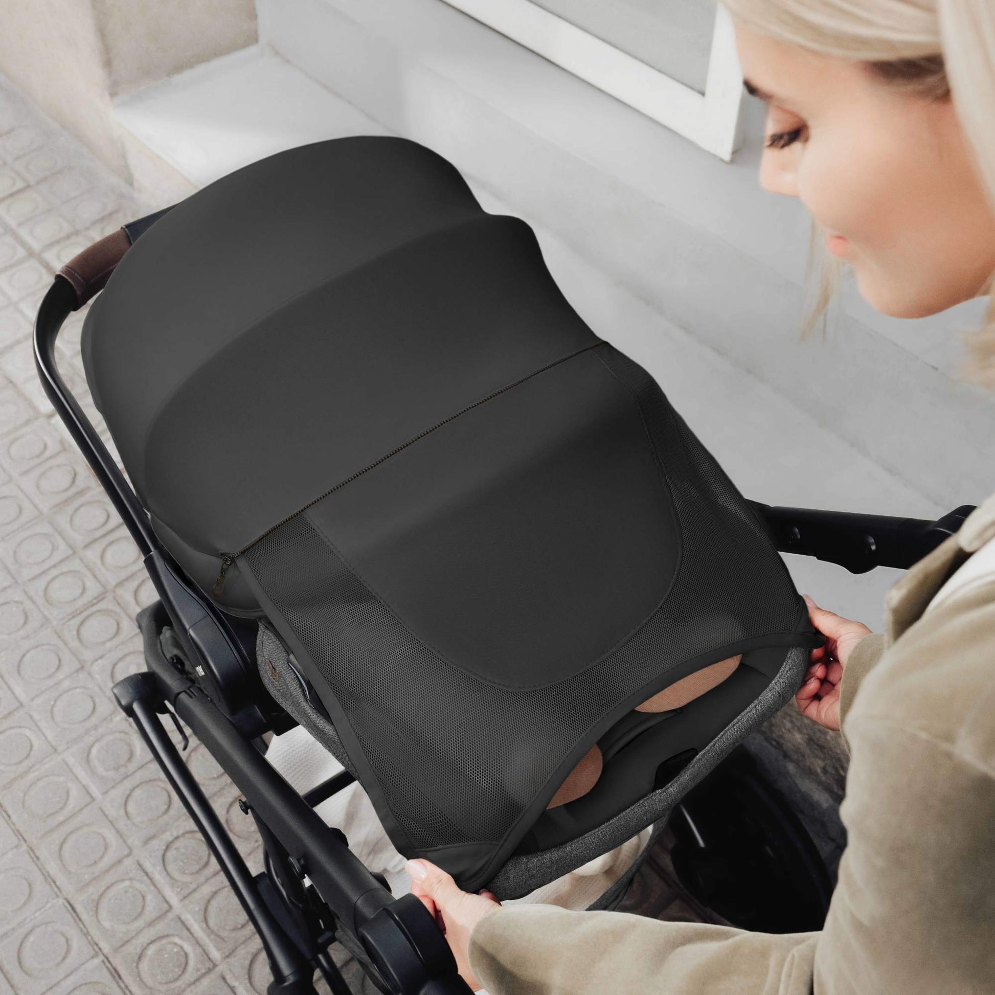 RomerRomer Juni Infant Car Seat + Tura Stroller Travel SystemBabysupermarket
