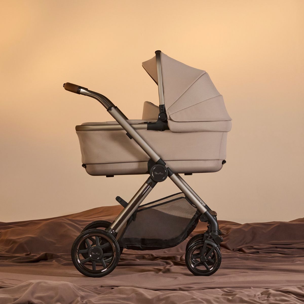 Silver Cross Reef 2 First Bed Folding Bassinet