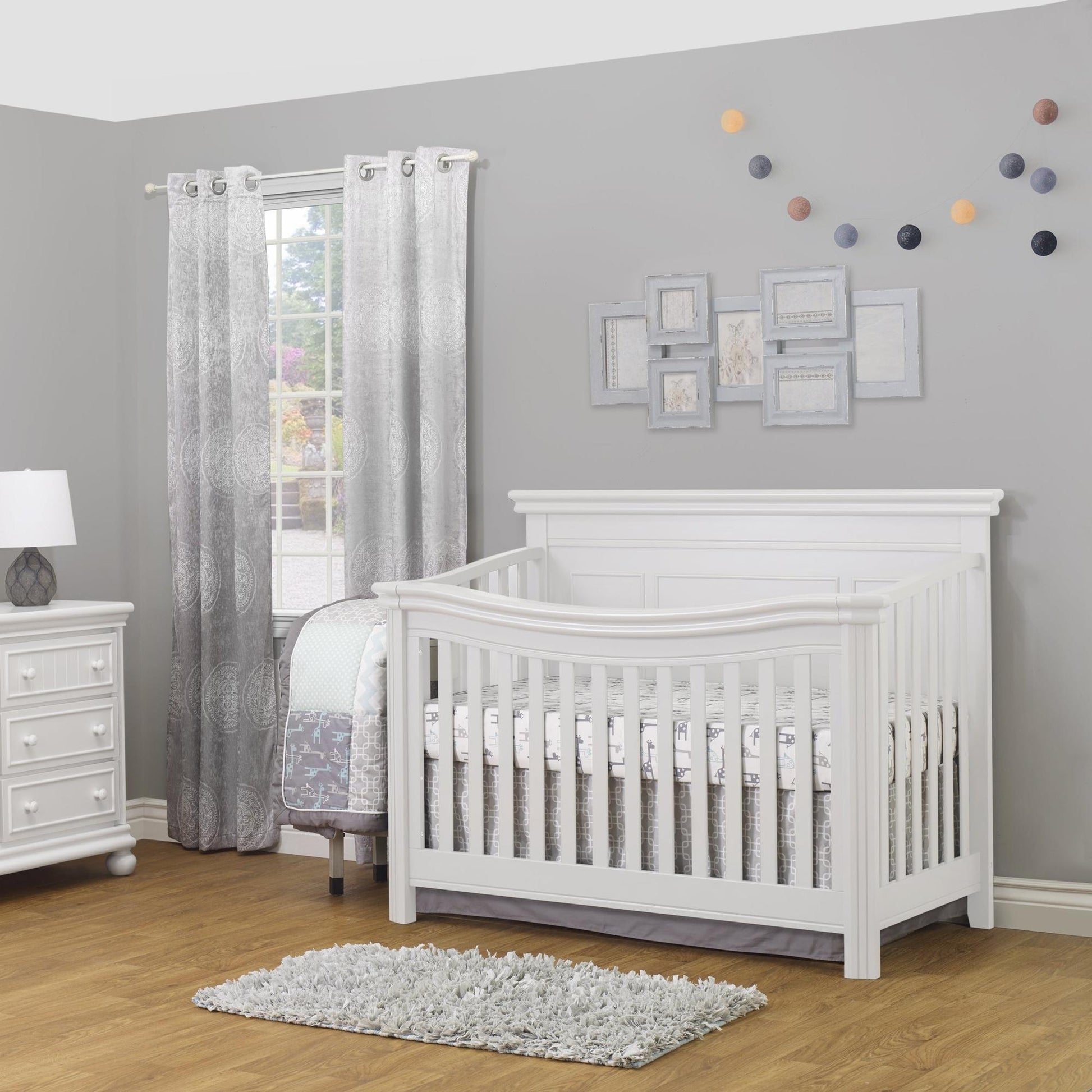 Sorelle Cribs Sorelle Finley Lux Flat Top Crib