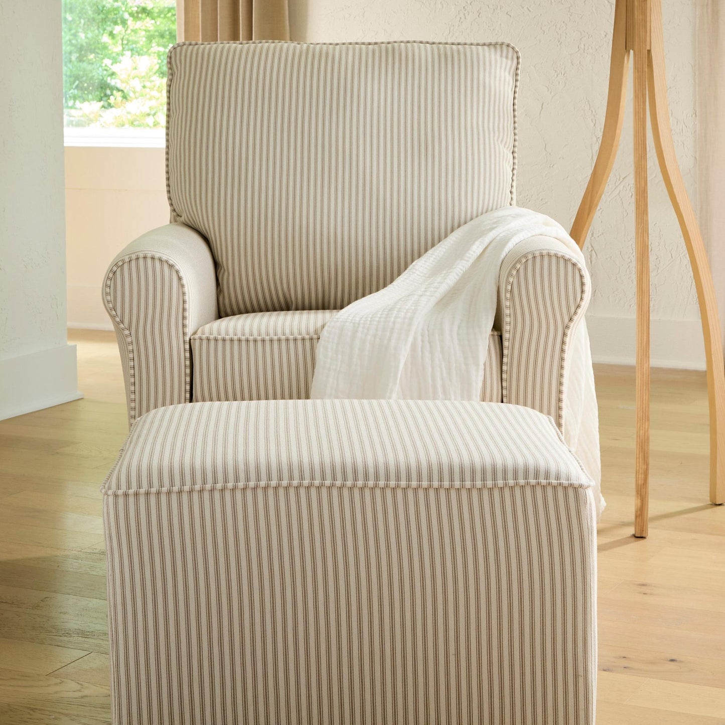 Best Chairs Gliders & Rockers Storytime Kacey Swivel Glider