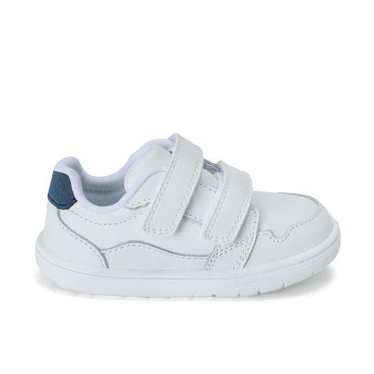 Stride Rite children shoes White / 5 Stride Rite Alfredo Sneaker