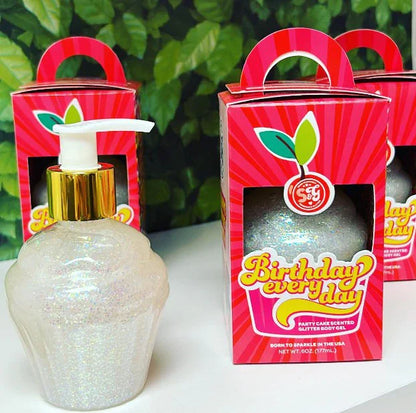 Sunshine & Glitter Sunshine & Glitter Birthday Everyday Party Cake Scented Holo-iridescent Glitter Body Gel