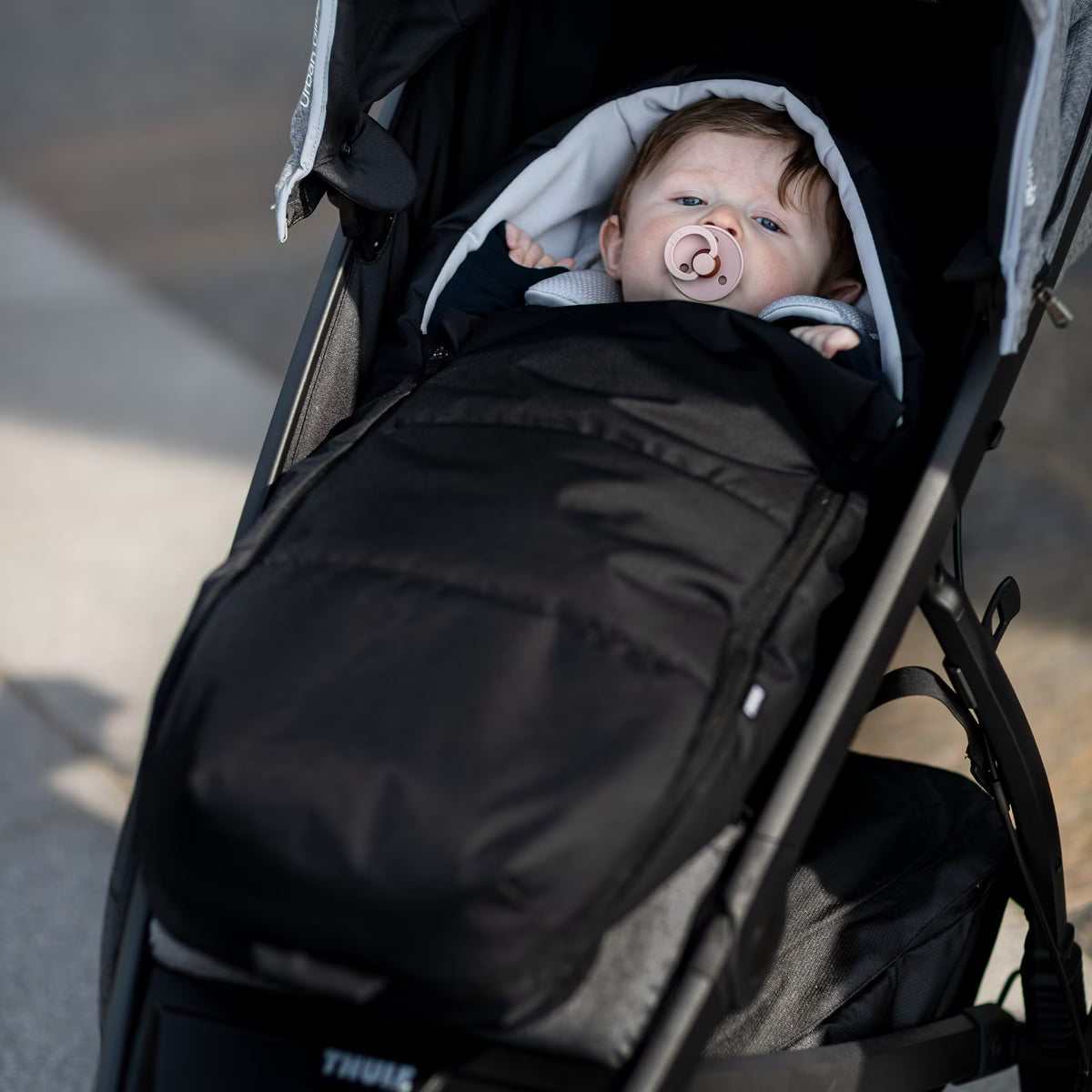 Thule Strollers - Single Black Thule Newborn Nest