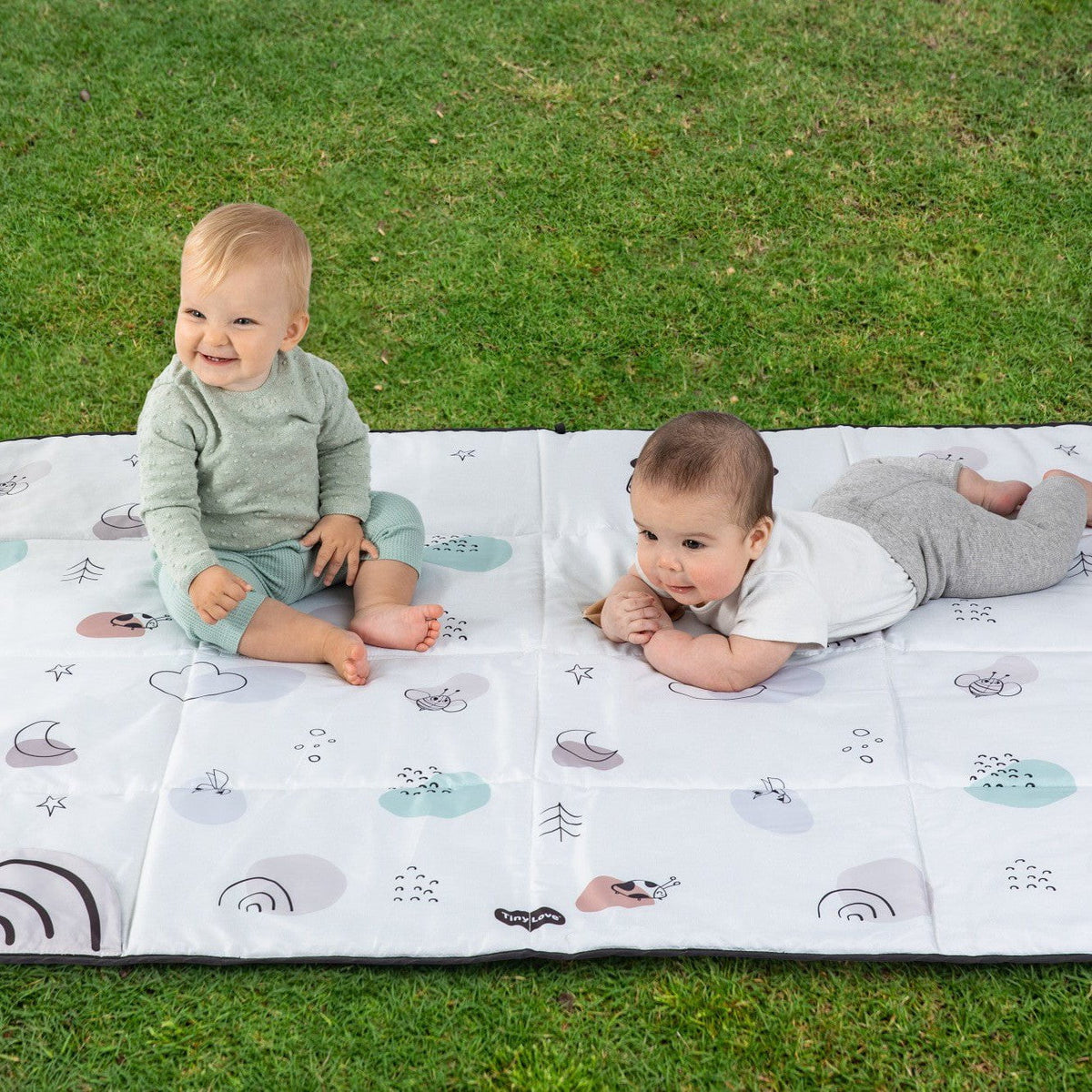 Tiny LoveTiny Love Black & White XL Outdoor MatBabysupermarket