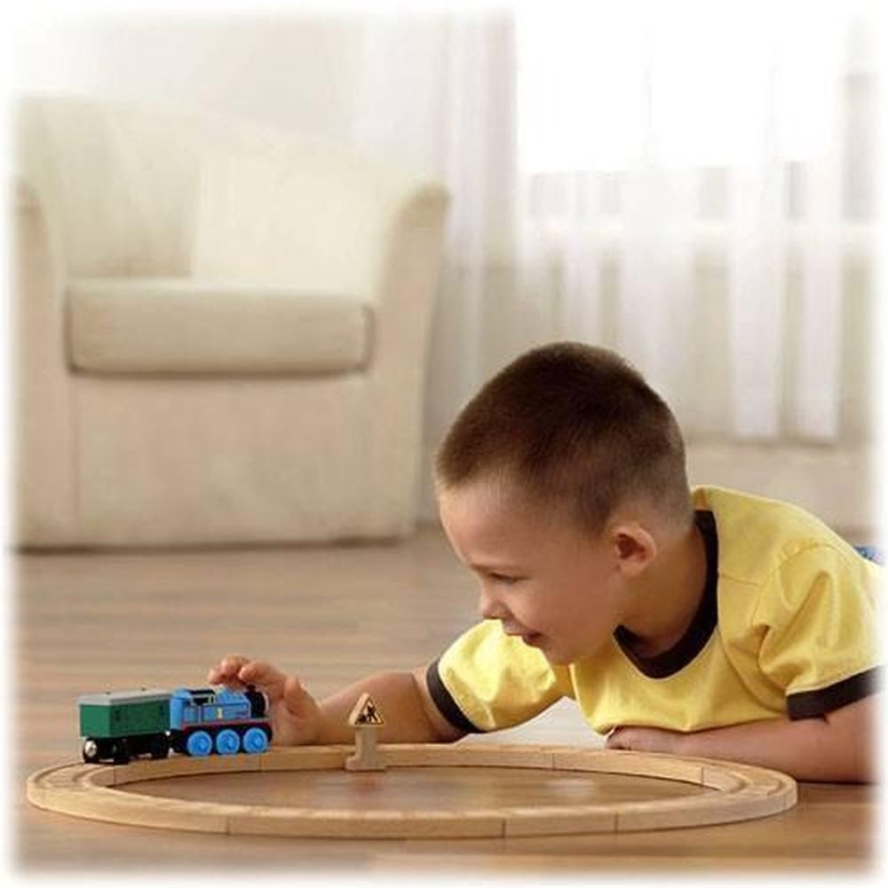 Thomas and Friends Railway Starter Oval Train Wooden Set